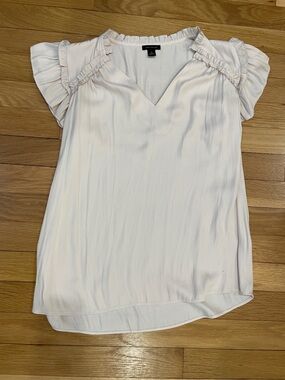 Ann Taylor Soft Blush Ruffled Sleeve V-Neck Blouse size can
